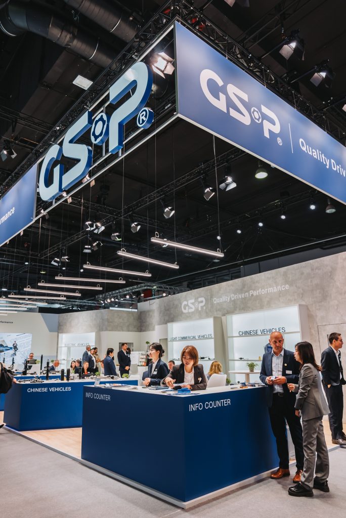Info counter with colleagues at GSP booth