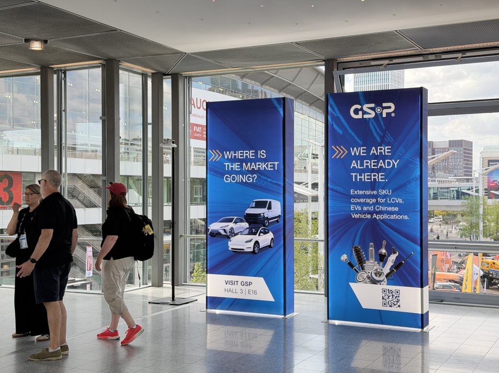 Blue GSP Lightboxes at floor to hall 3
